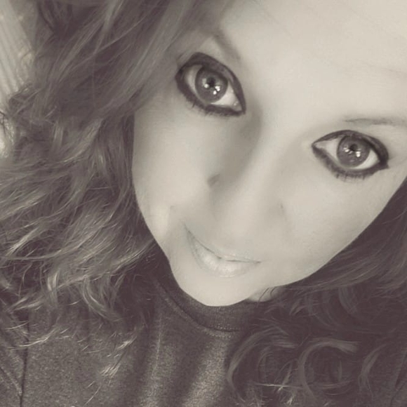 Meet your Posher, Tracy - Picture 1 of 1